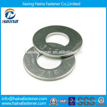 En stock Fournisseur chinois Meilleur prix DIN 125 Acier au carbone / Acier inoxydable Zinc Plated Flat Washer